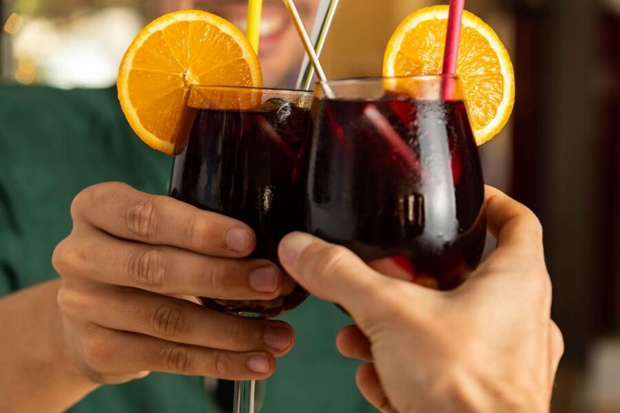 Alcudia: Self-Guided Gourmet Tapas and Wine Tour - Four drinks included, and yes, plan for them
