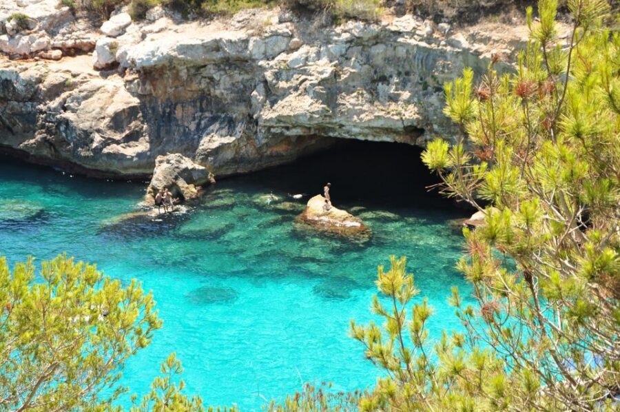Cala des Moro/S'Almunia: Snorkel and SUP Tour - s’Almunia First: The Sea-Cutters Story Mallorca Tells