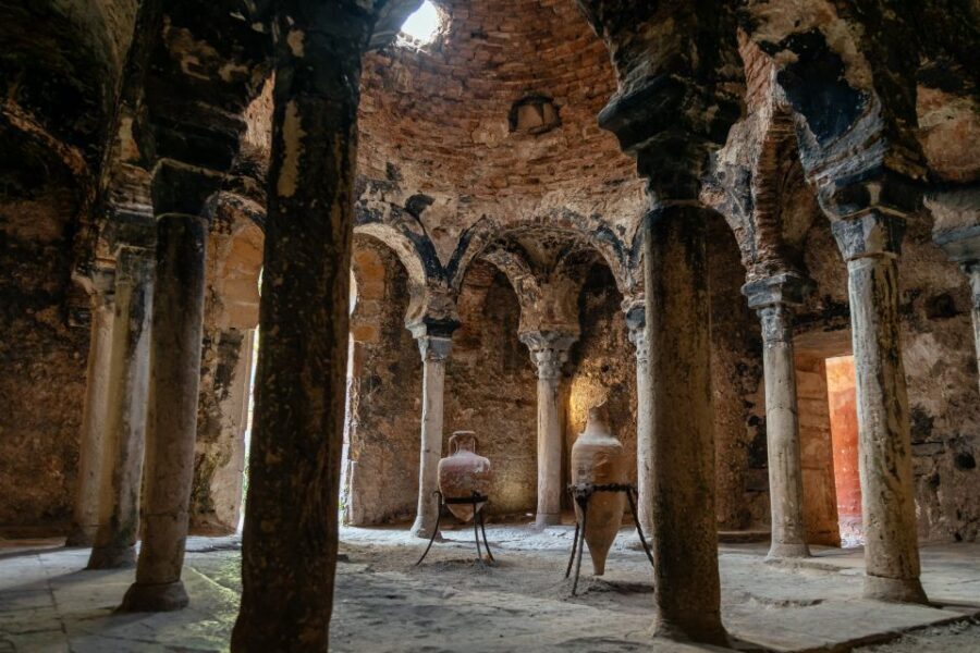 Highlights & Hidden Gems of Palma de Mallorca Private Tour - Starting in Palma’s center: the Hotel de Cort meet-up and 2.5-hour plan