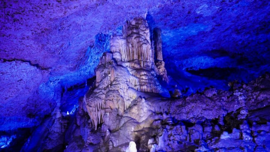 Mallorca: Drach Caves, Lake Martel, & Pearl Factory Day Trip - Cuevas del Drach: the real star is the underground lake (and the stairs)