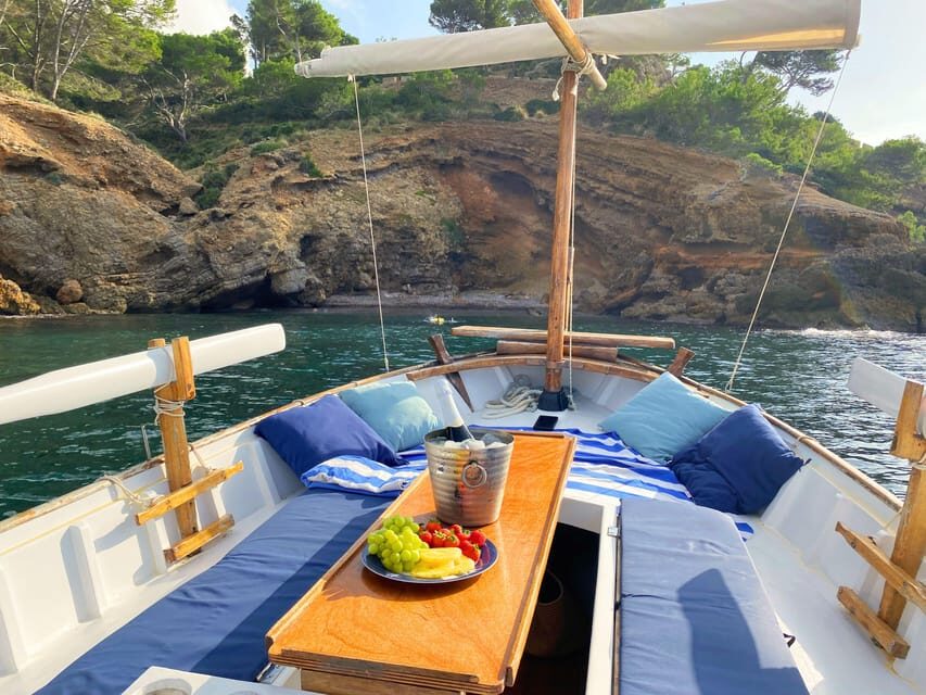 Mallorca: Private Boat Trip to Alcudia, Pollensa & Formentor - Entering Mallorca by Sea on a Traditional Llaüt