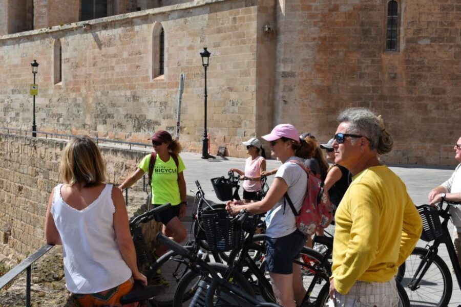 Palma de Mallorca: Guided Bicycle Tour with Tapas & a Drink - Basílica de Sant Francesc and Plaça de Cort: old Palma in human scale